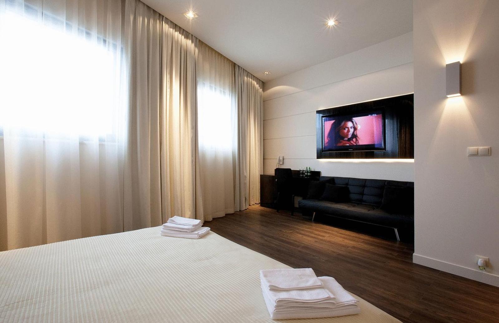 Villa & Spa Lomianki Bagian luar foto